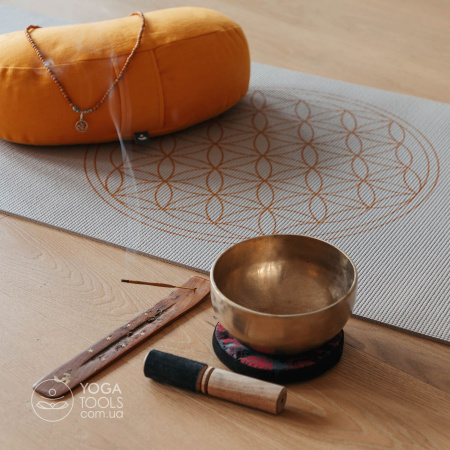 Коврик для йоги Leela Flower of Life, Bodhi, Германия, 183х61 см, 4,5 mm Коврик для йоги Leela Flower of Life, Bodhi, Германия, 183х61 см, 4,5 mm
